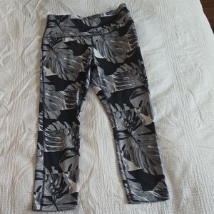 Nike Dri-Fit High Waisted Monstera Leggings Size Medium